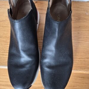 Vionic Black Leather  Cece Ankle Boots Arch Support